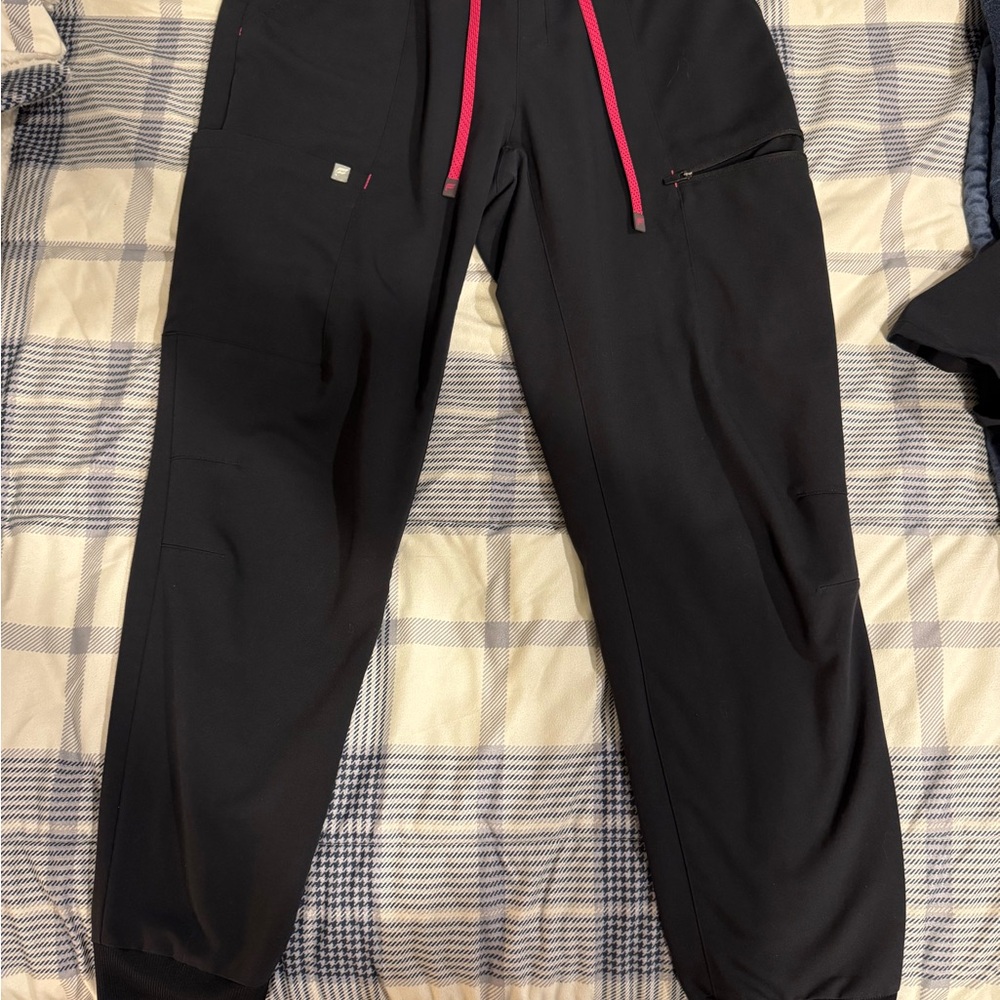 Black Women’s Fabletics On-Call Scrub Jogger with Pink accents (Large)